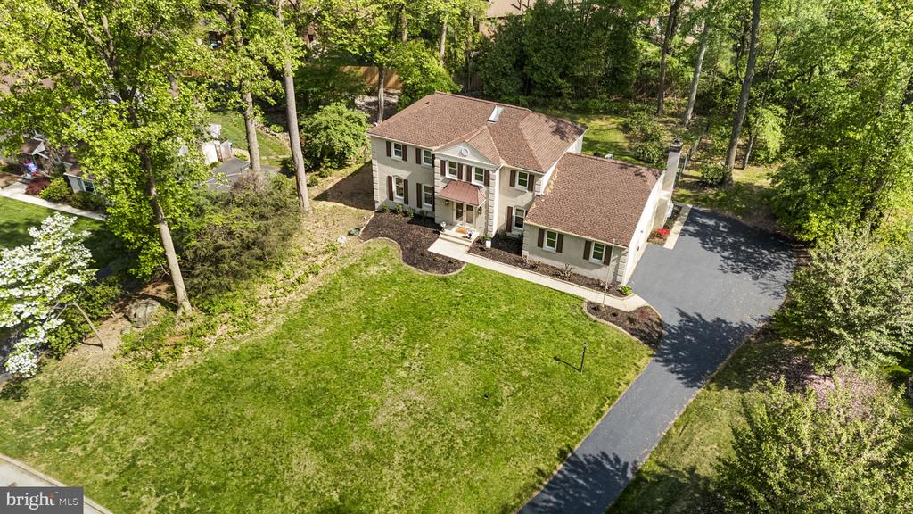 204 AUTUMN DRIVE