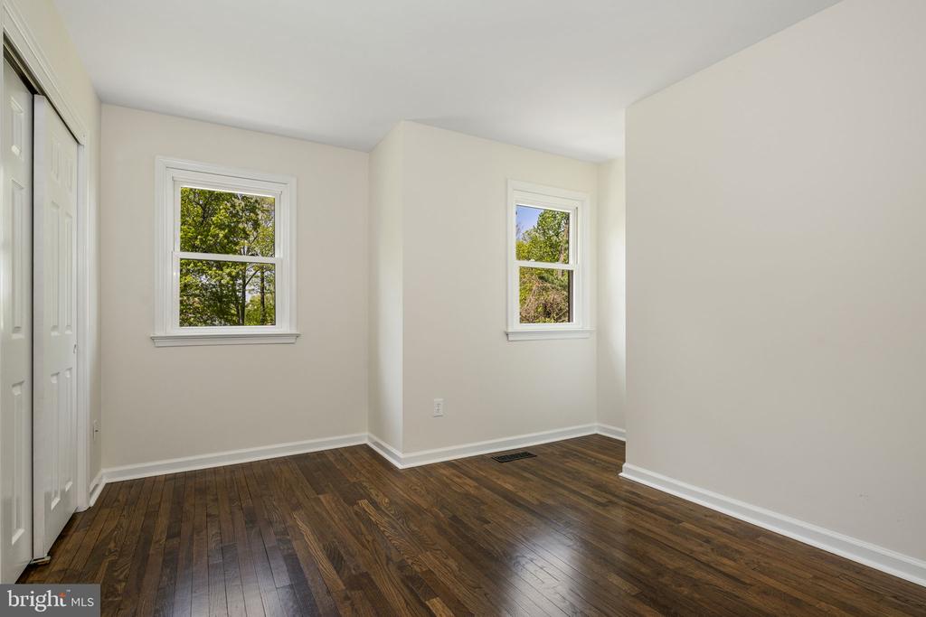 204 AUTUMN DRIVE