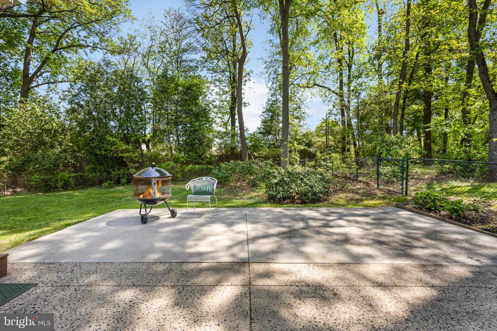 204 AUTUMN DRIVE