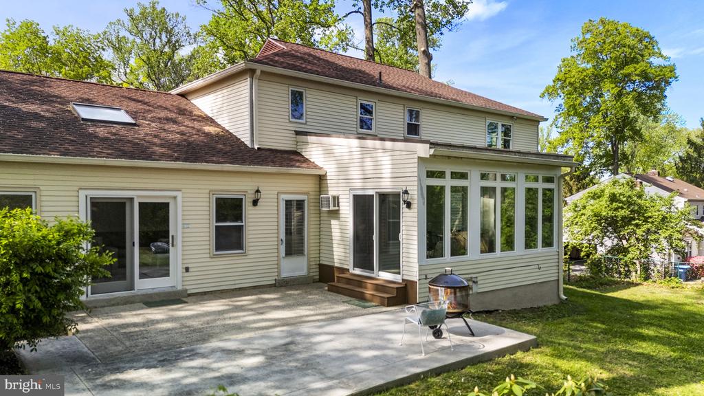 204 AUTUMN DRIVE