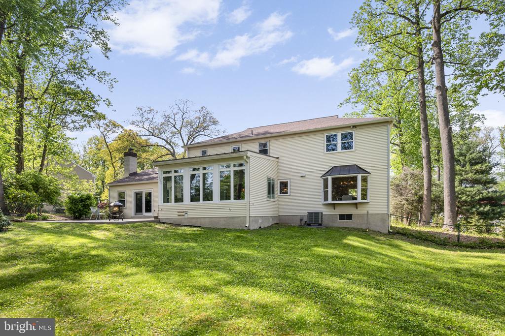 204 AUTUMN DRIVE