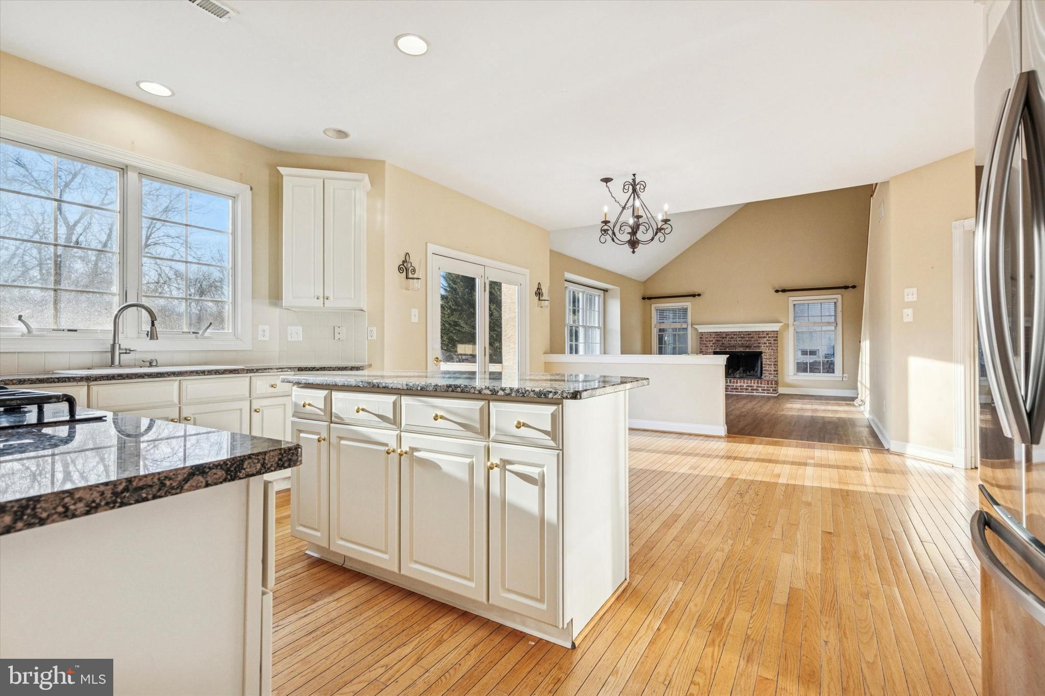 2037 SAINT ANDREWS DRIVE