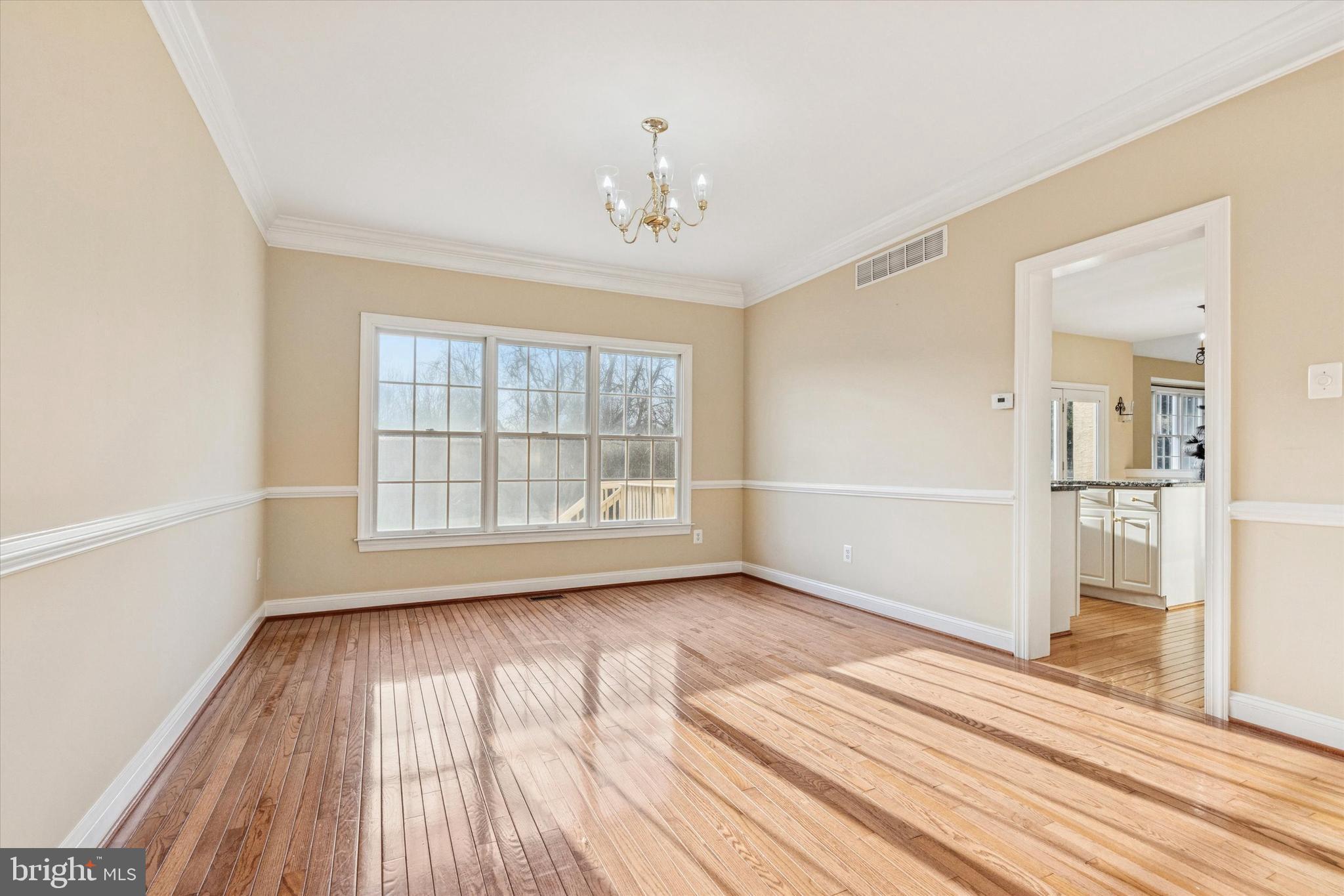2037 SAINT ANDREWS DRIVE