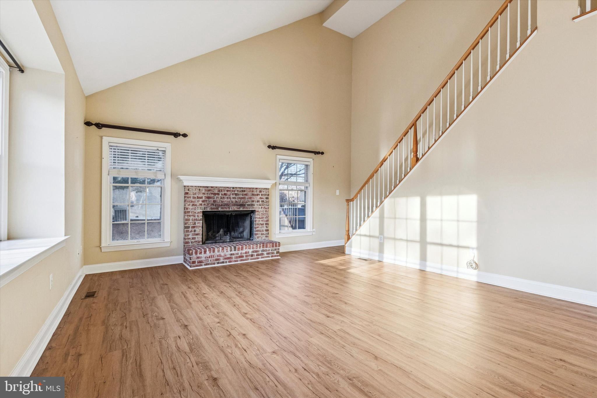2037 SAINT ANDREWS DRIVE