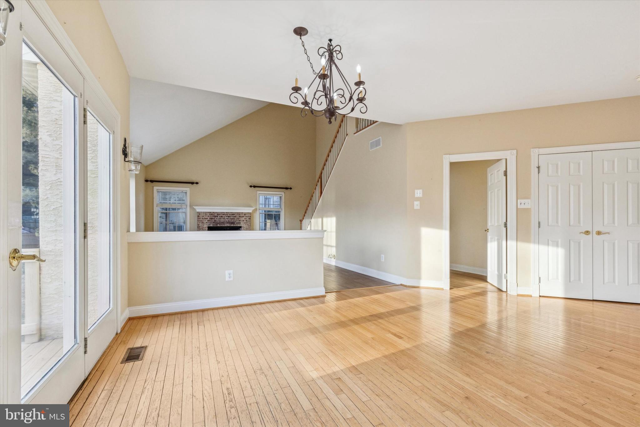 2037 SAINT ANDREWS DRIVE