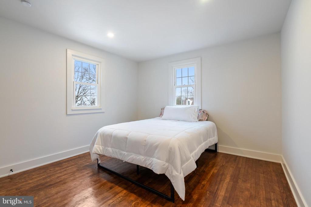 12 LONGVIEW ROAD