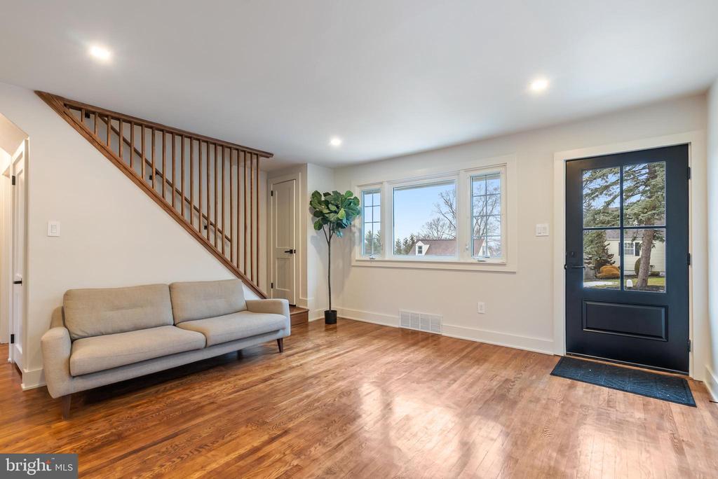 12 LONGVIEW ROAD