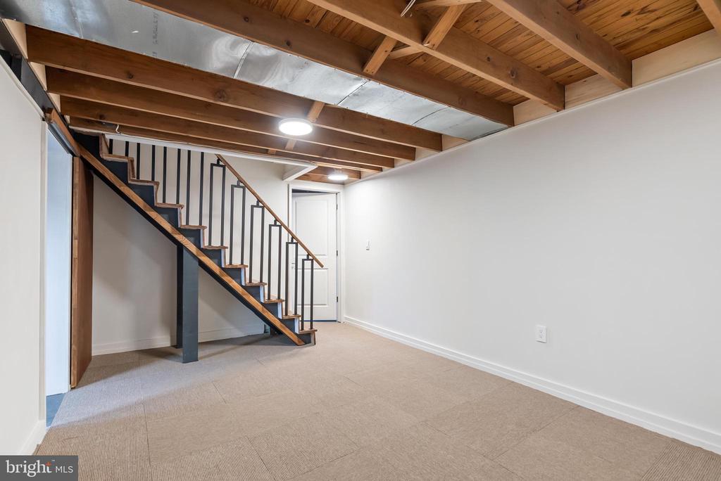 12 LONGVIEW ROAD