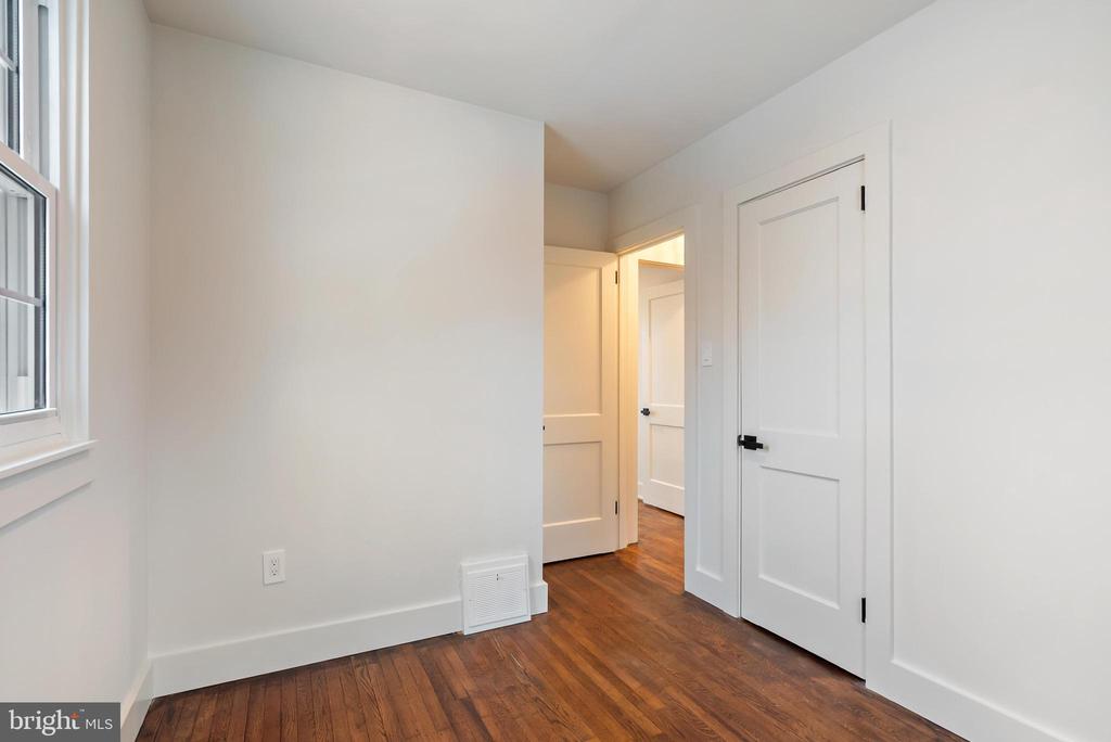 12 LONGVIEW ROAD