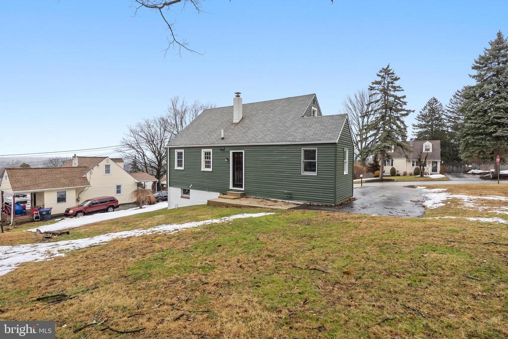 12 LONGVIEW ROAD