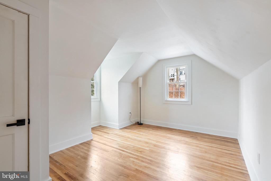 12 LONGVIEW ROAD