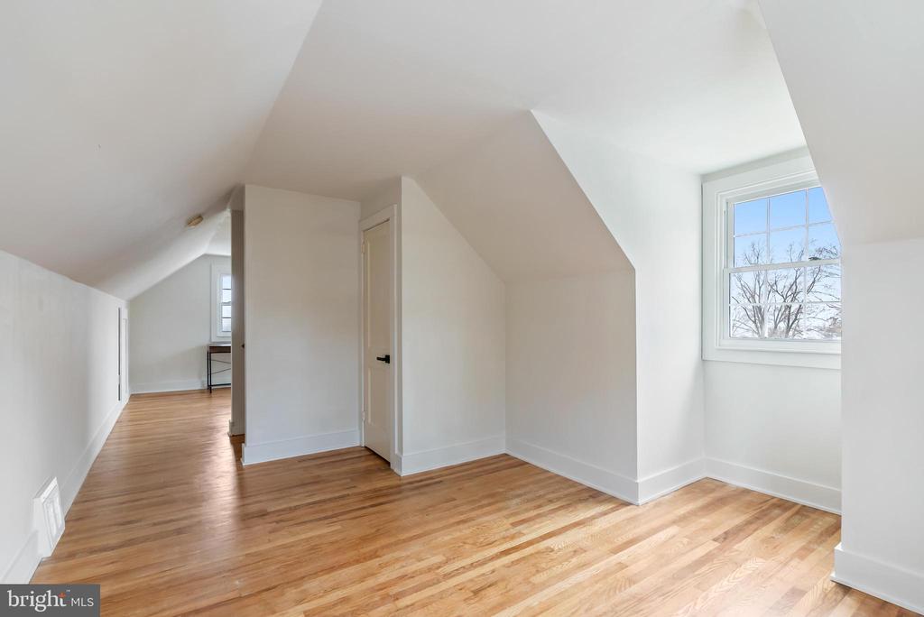 12 LONGVIEW ROAD