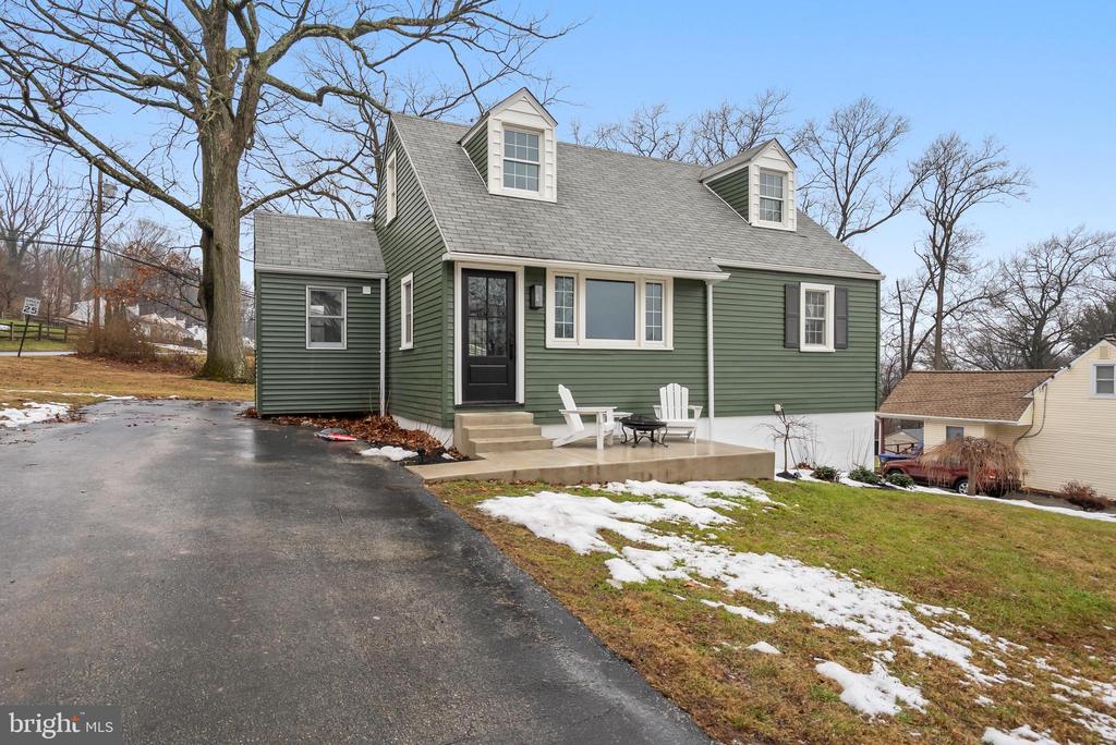 12 LONGVIEW ROAD