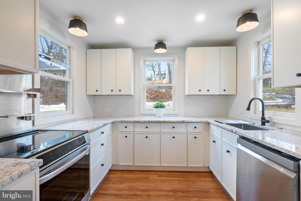 12 LONGVIEW ROAD