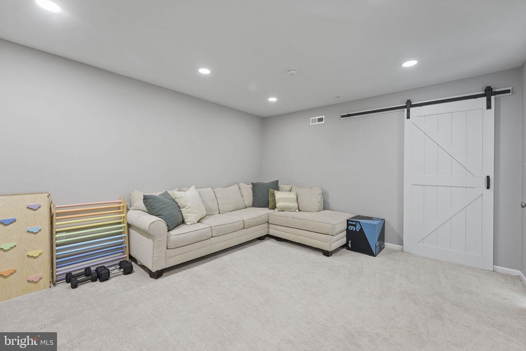 3 TREYBURN DRIVE