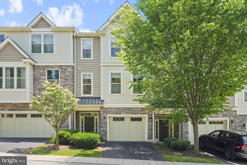 3 TREYBURN DRIVE