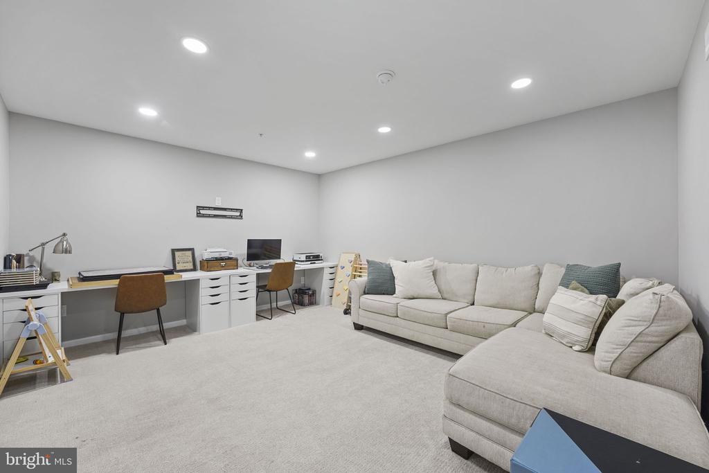 3 TREYBURN DRIVE