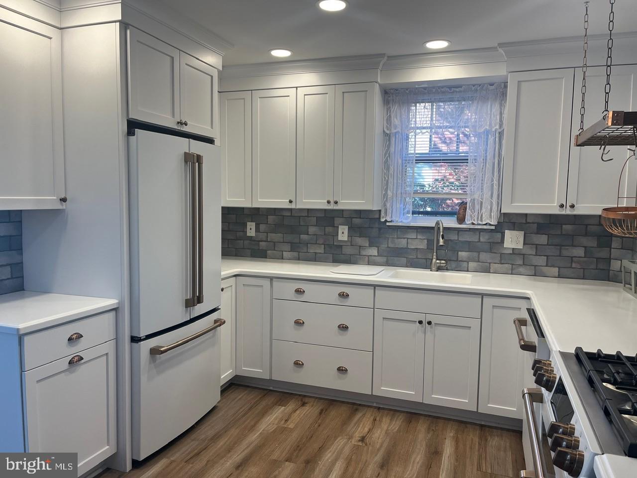 331 W 2ND STREET