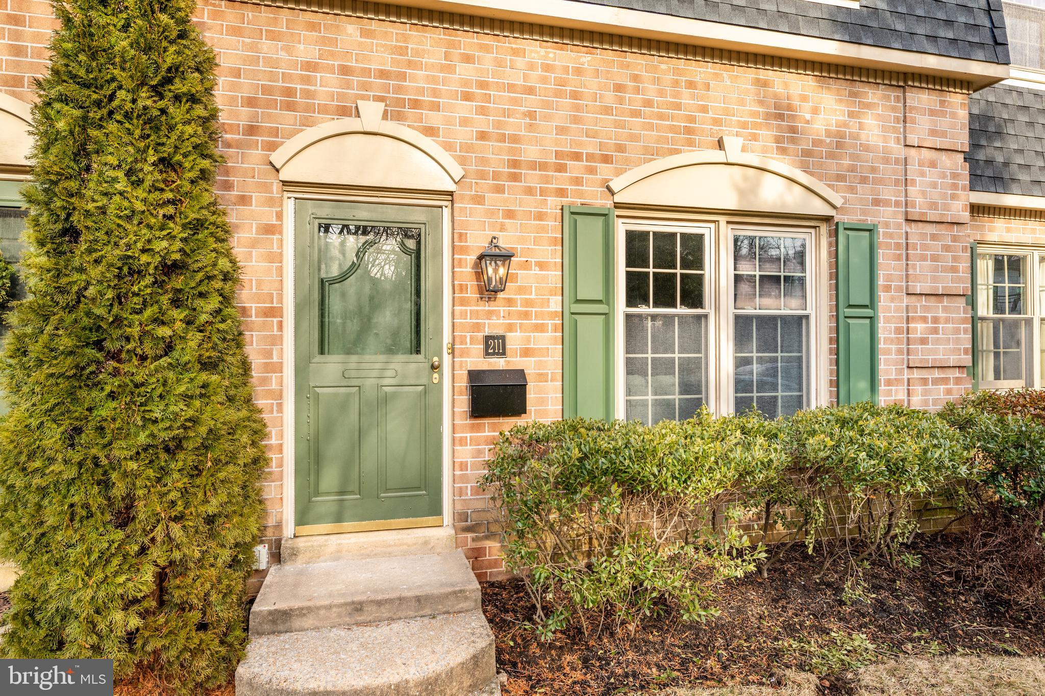 211 BLOOMINGDALE AVENUE 10B4008