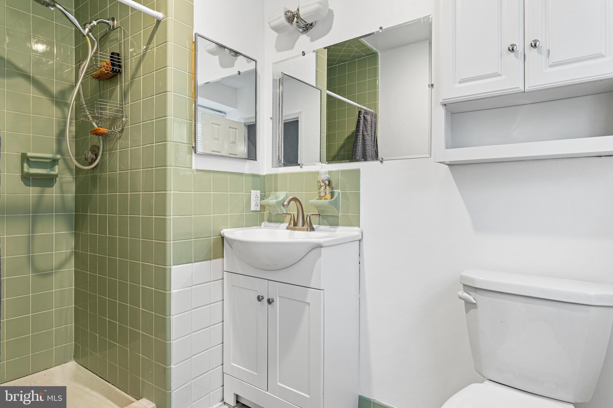 211 BLOOMINGDALE AVENUE 10B4008