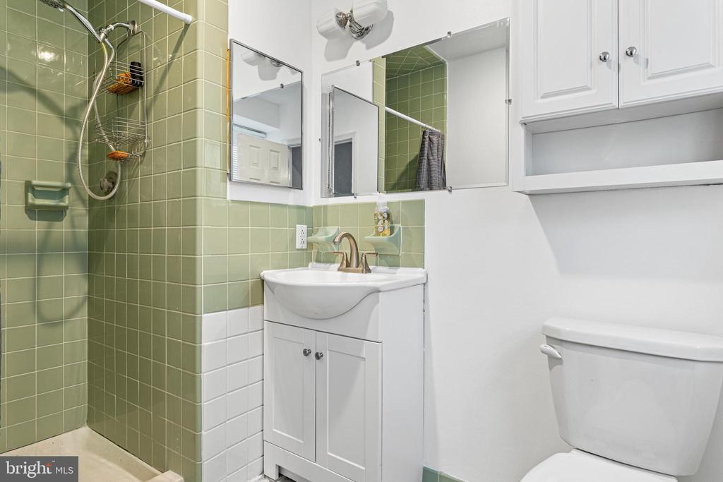 211 BLOOMINGDALE AVENUE 10B4008