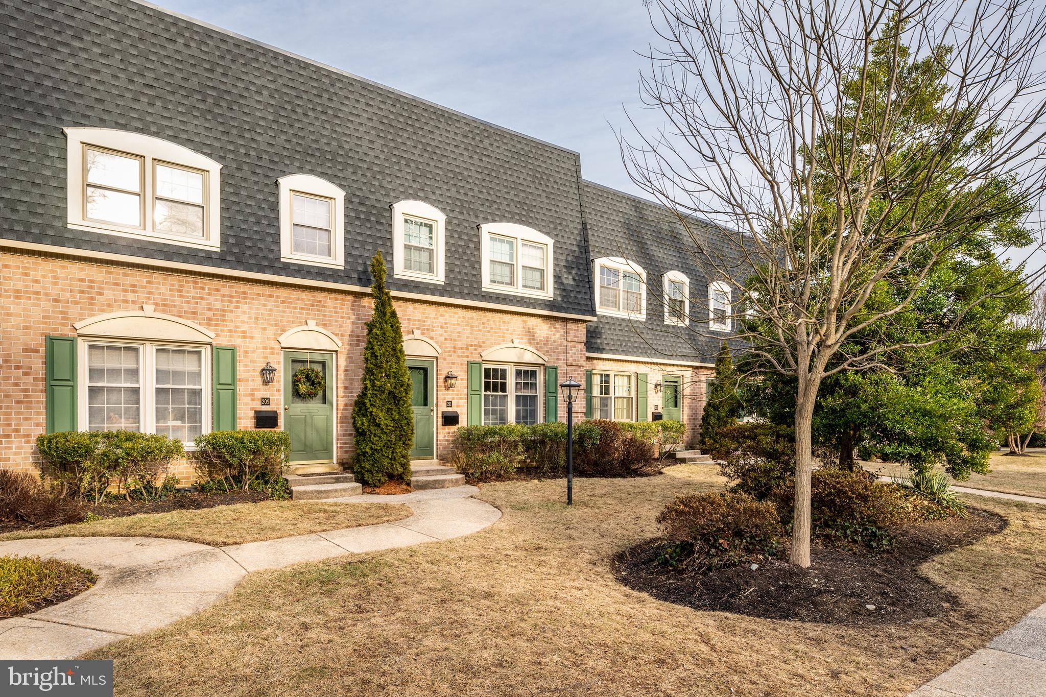 211 BLOOMINGDALE AVENUE 10B4008