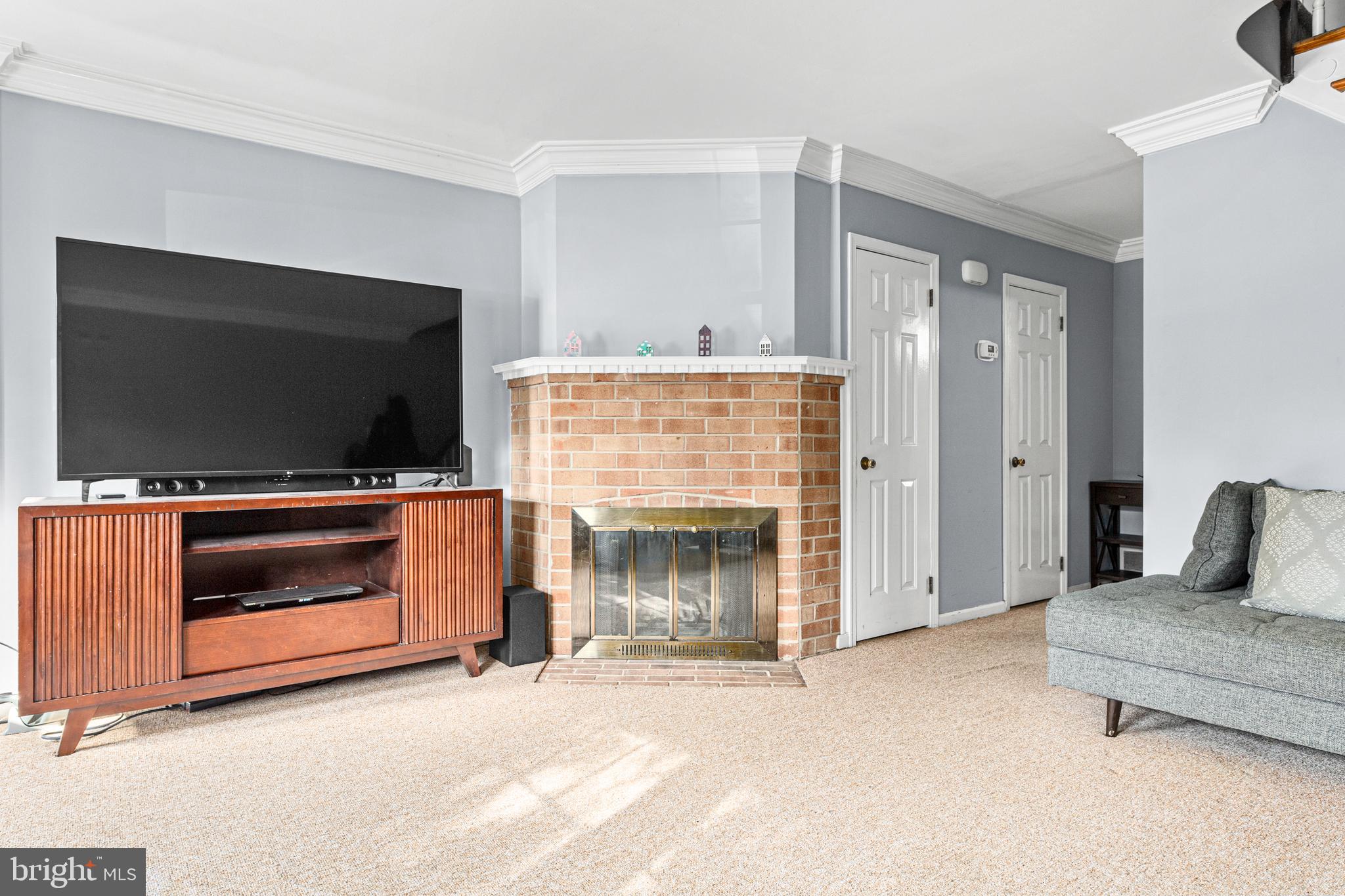 211 BLOOMINGDALE AVENUE 10B4008