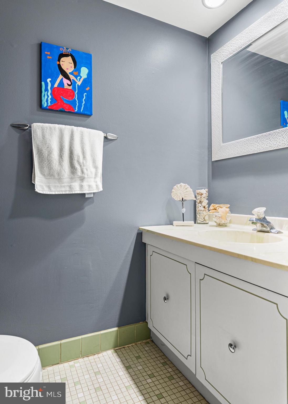 211 BLOOMINGDALE AVENUE 10B4008