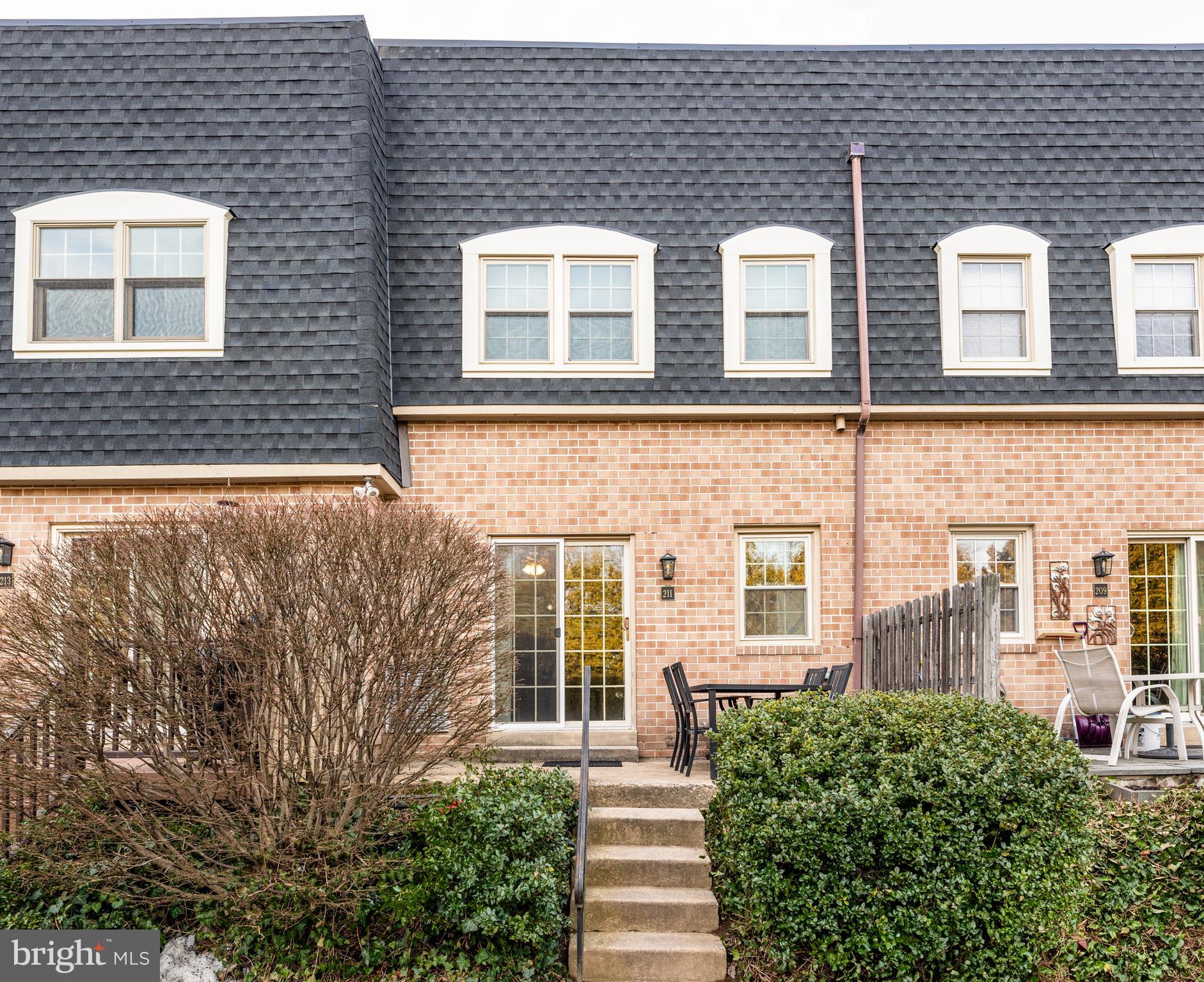 211 BLOOMINGDALE AVENUE 10B4008