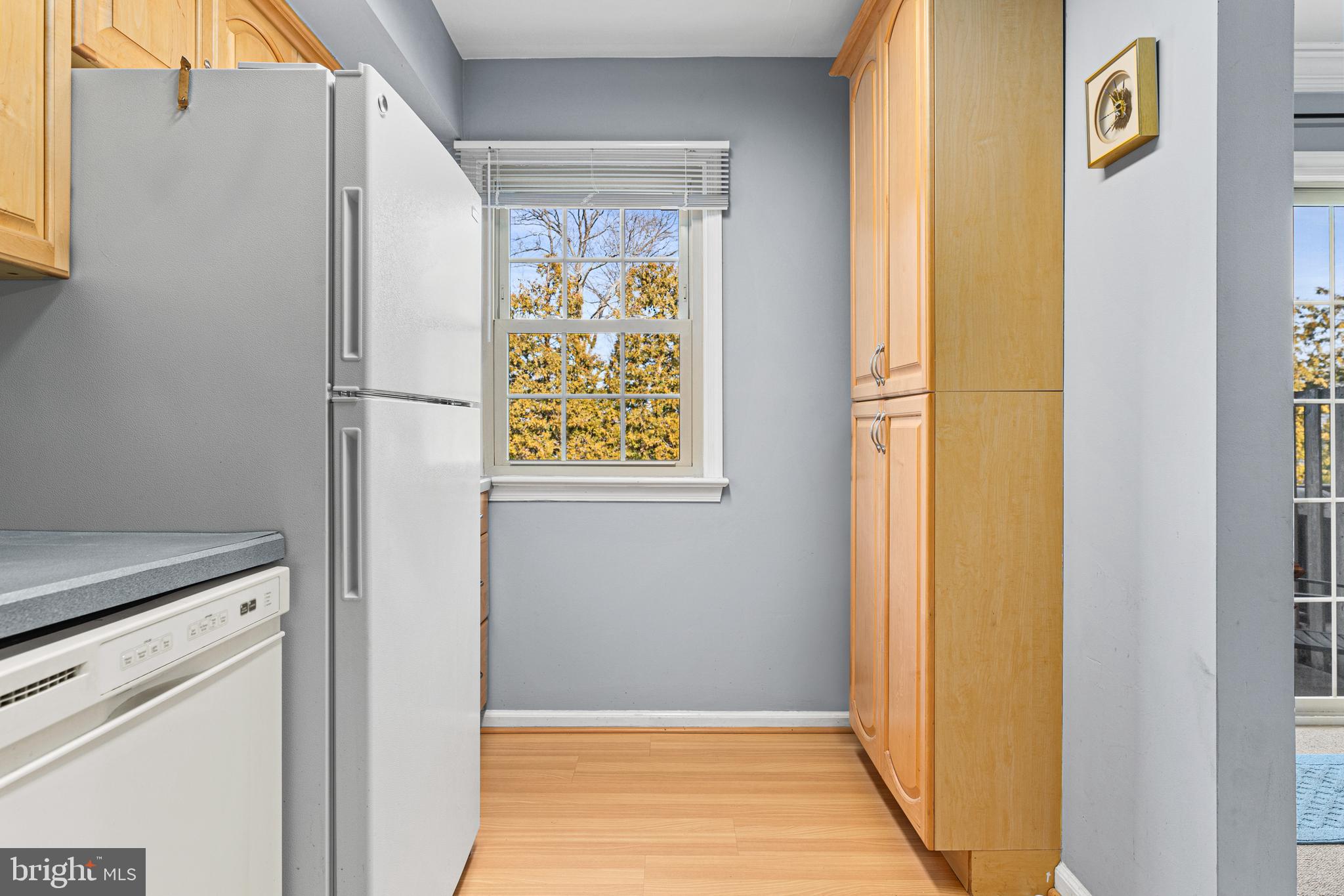 211 BLOOMINGDALE AVENUE 10B4008