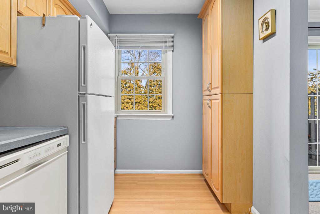 211 BLOOMINGDALE AVENUE 10B4008