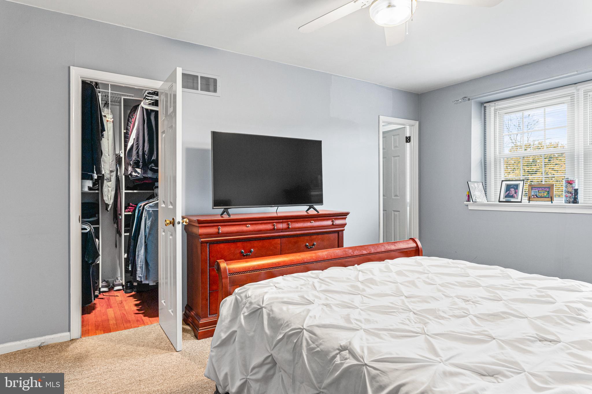 211 BLOOMINGDALE AVENUE 10B4008