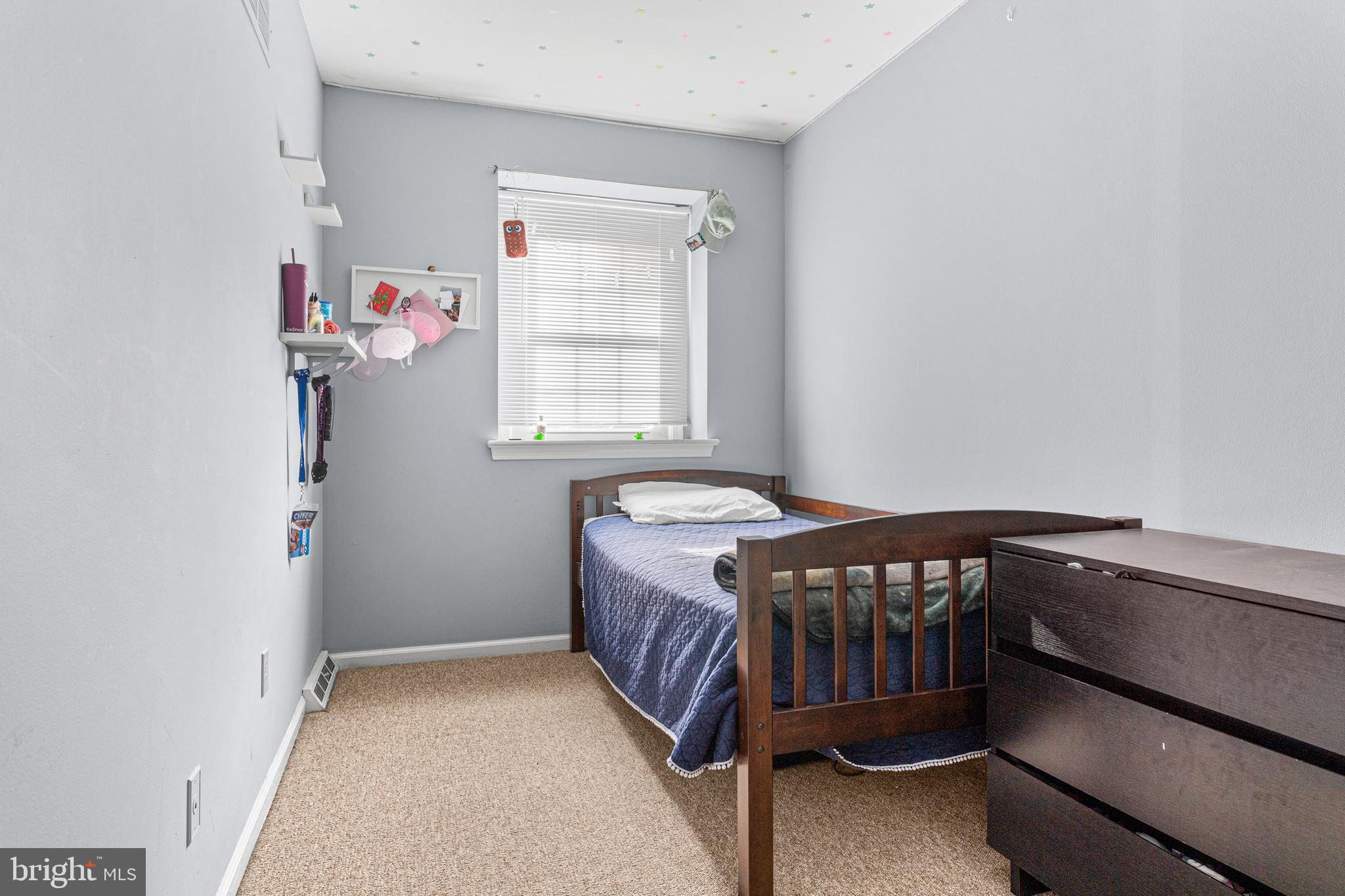 211 BLOOMINGDALE AVENUE 10B4008