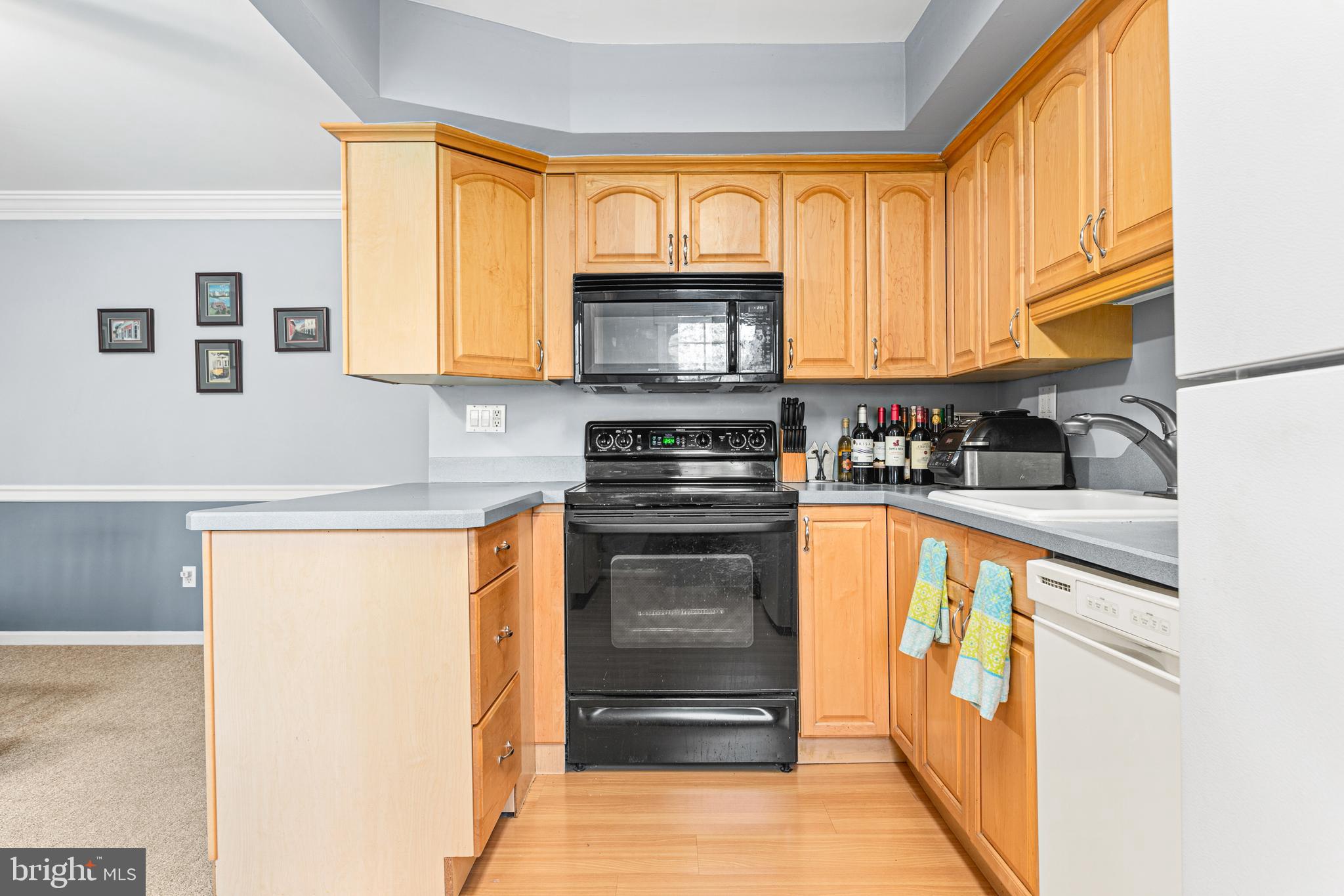 211 BLOOMINGDALE AVENUE 10B4008