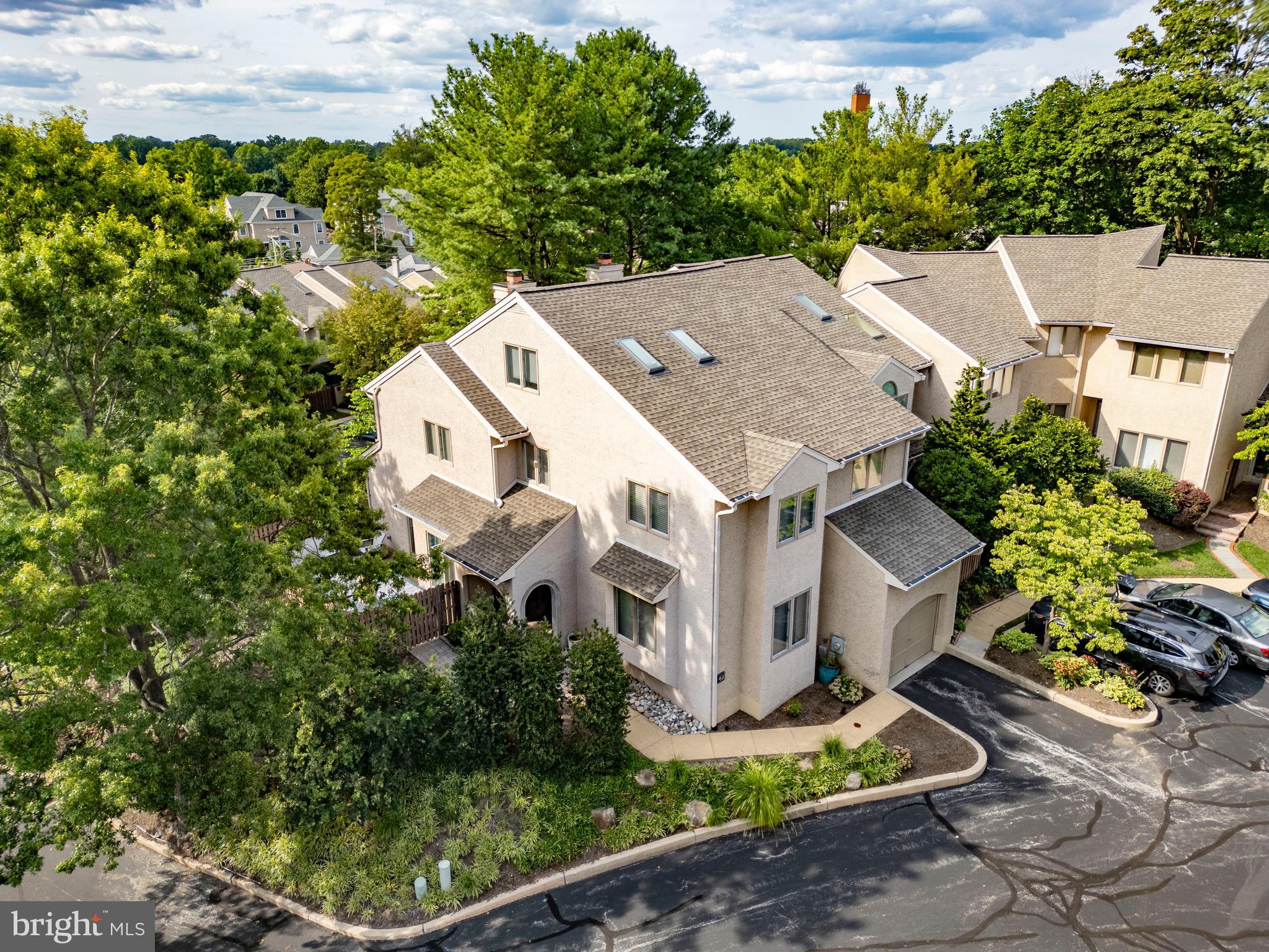 42 GREYTHORNE WOODS CIRCLE