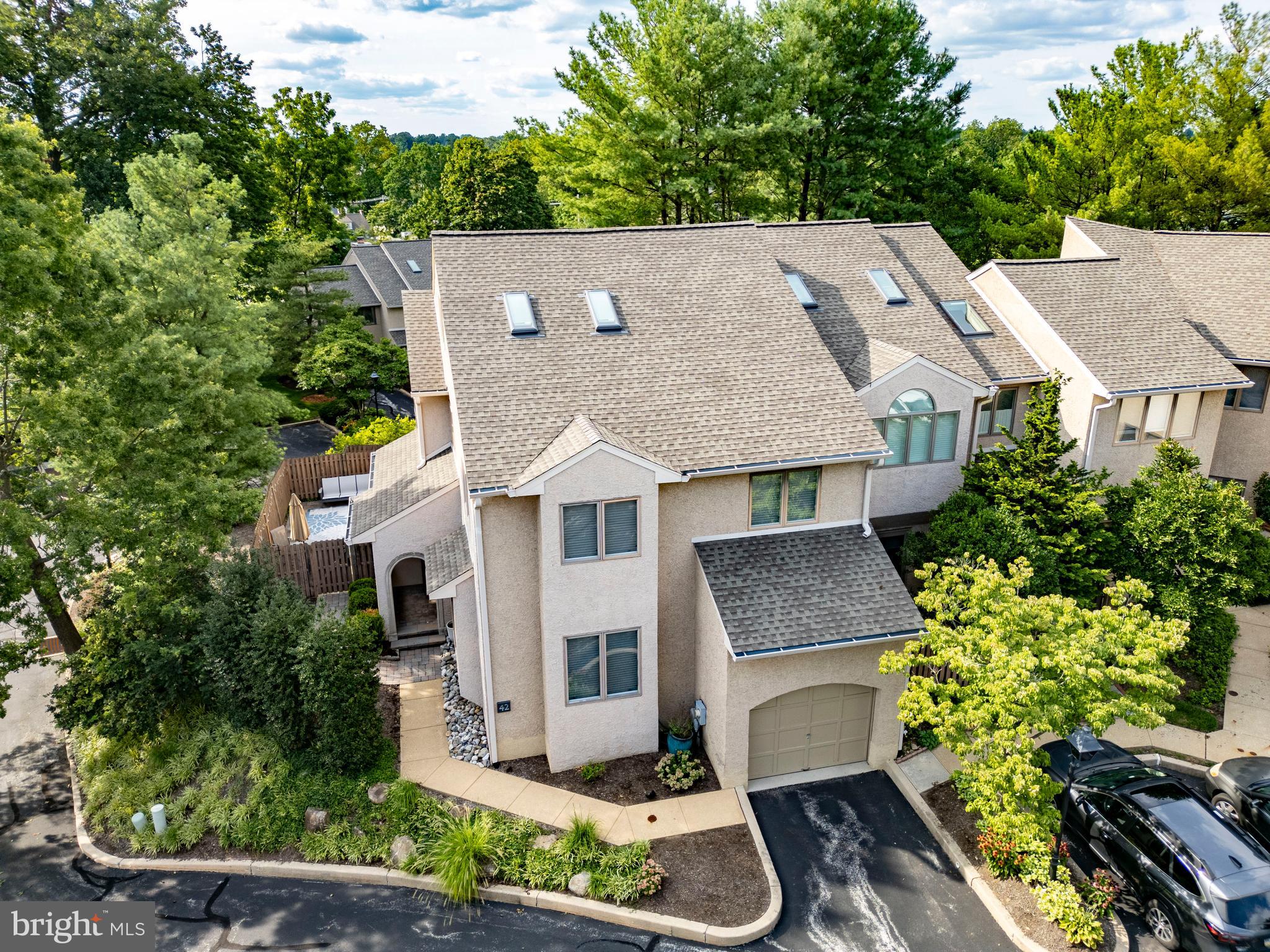 42 GREYTHORNE WOODS CIRCLE