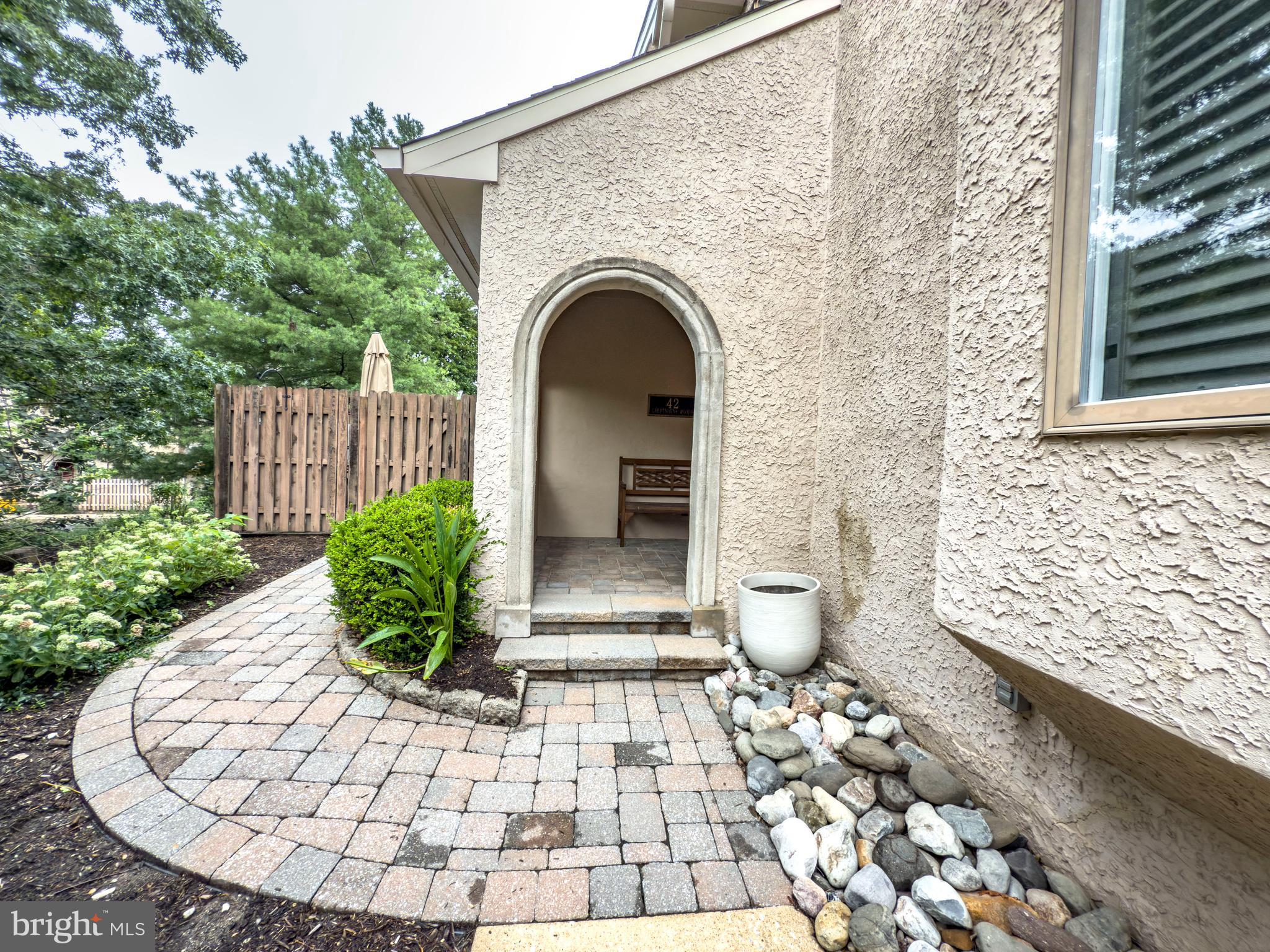42 GREYTHORNE WOODS CIRCLE