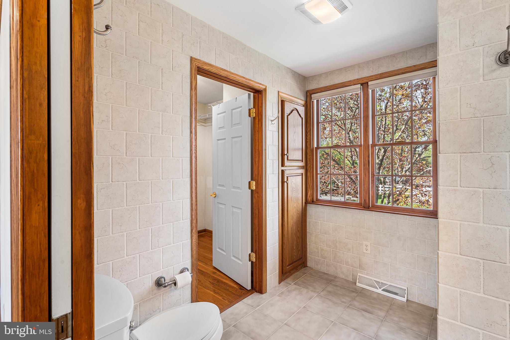 1290 STONYBROOK LANE