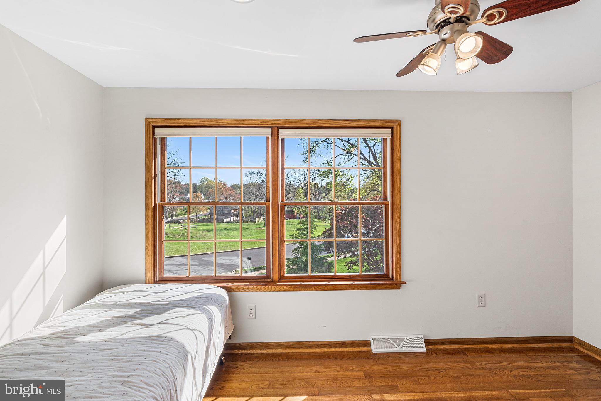 1290 STONYBROOK LANE