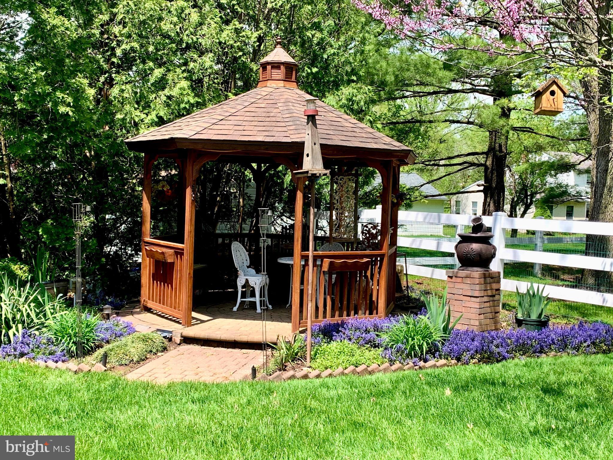 1290 STONYBROOK LANE