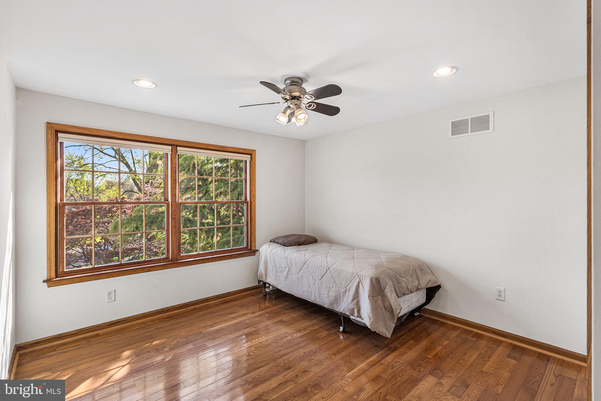 1290 STONYBROOK LANE