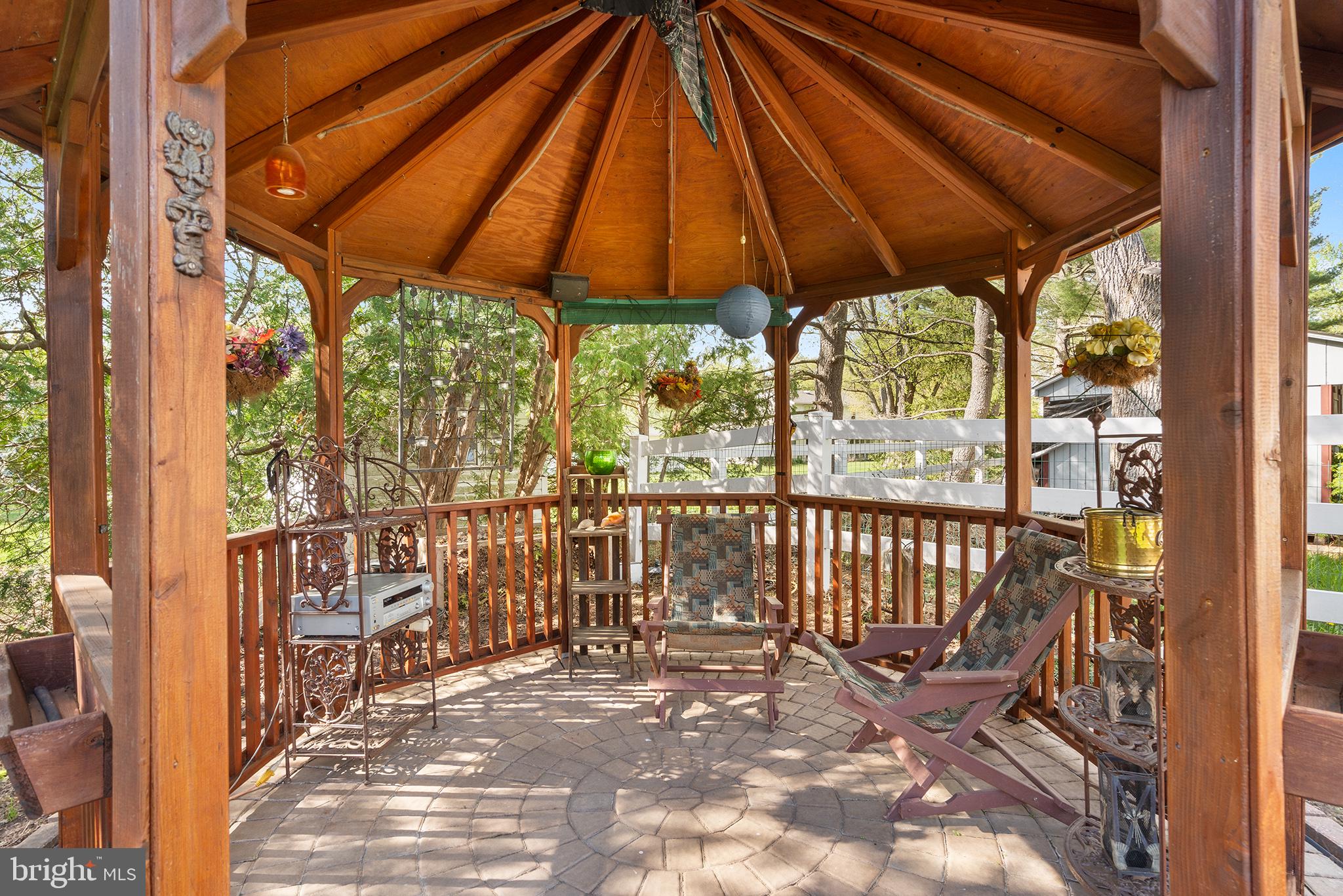 1290 STONYBROOK LANE