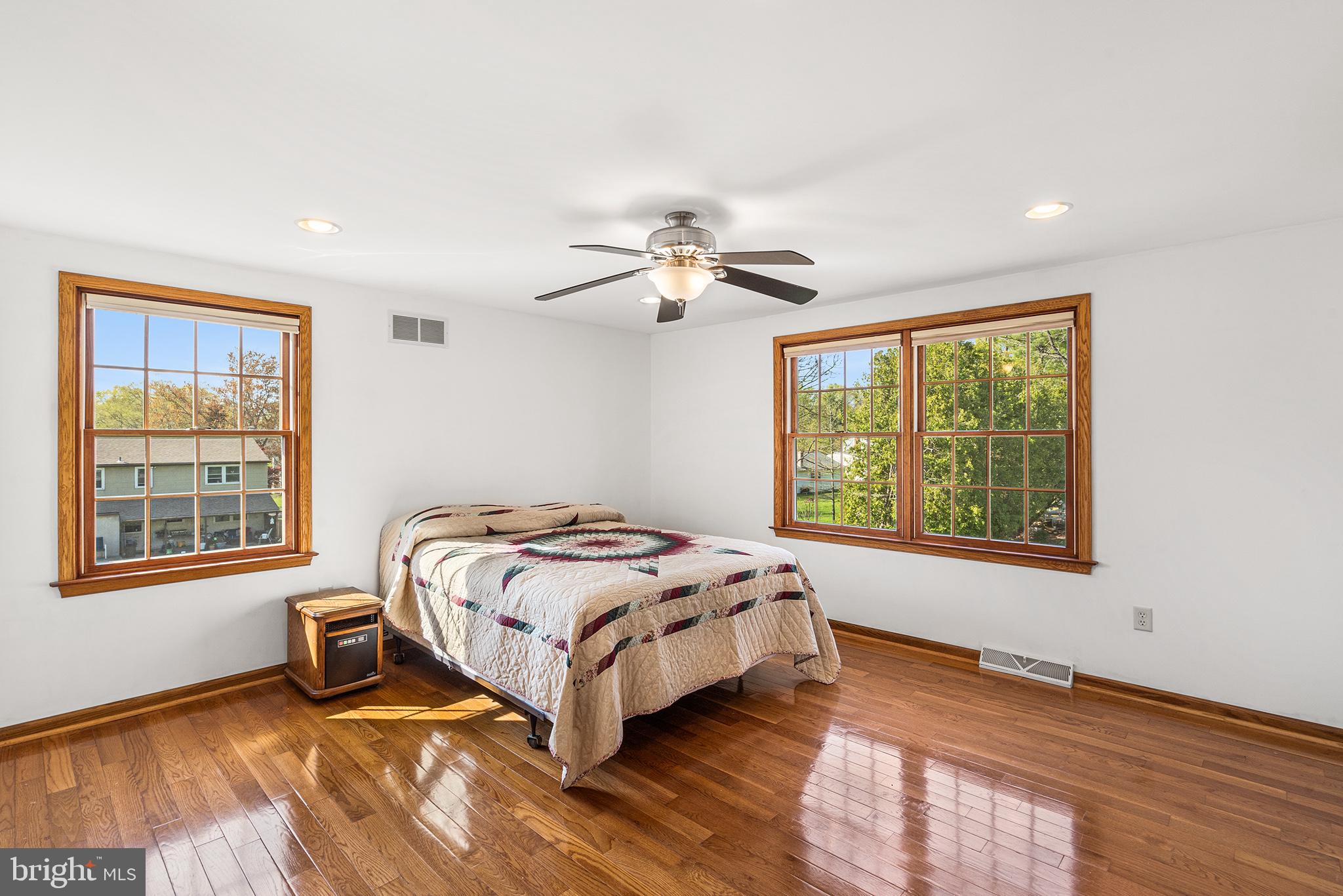 1290 STONYBROOK LANE