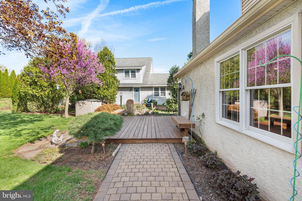 1290 STONYBROOK LANE