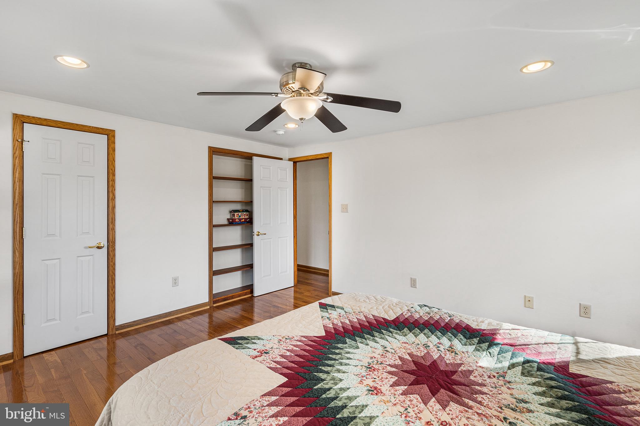 1290 STONYBROOK LANE