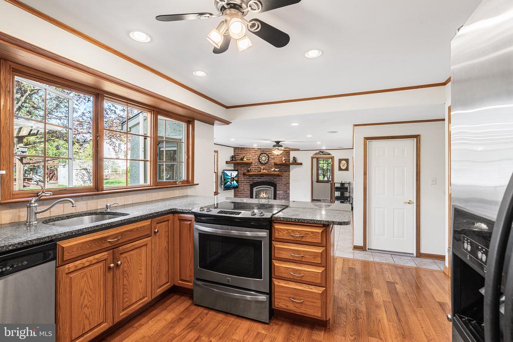 1290 STONYBROOK LANE