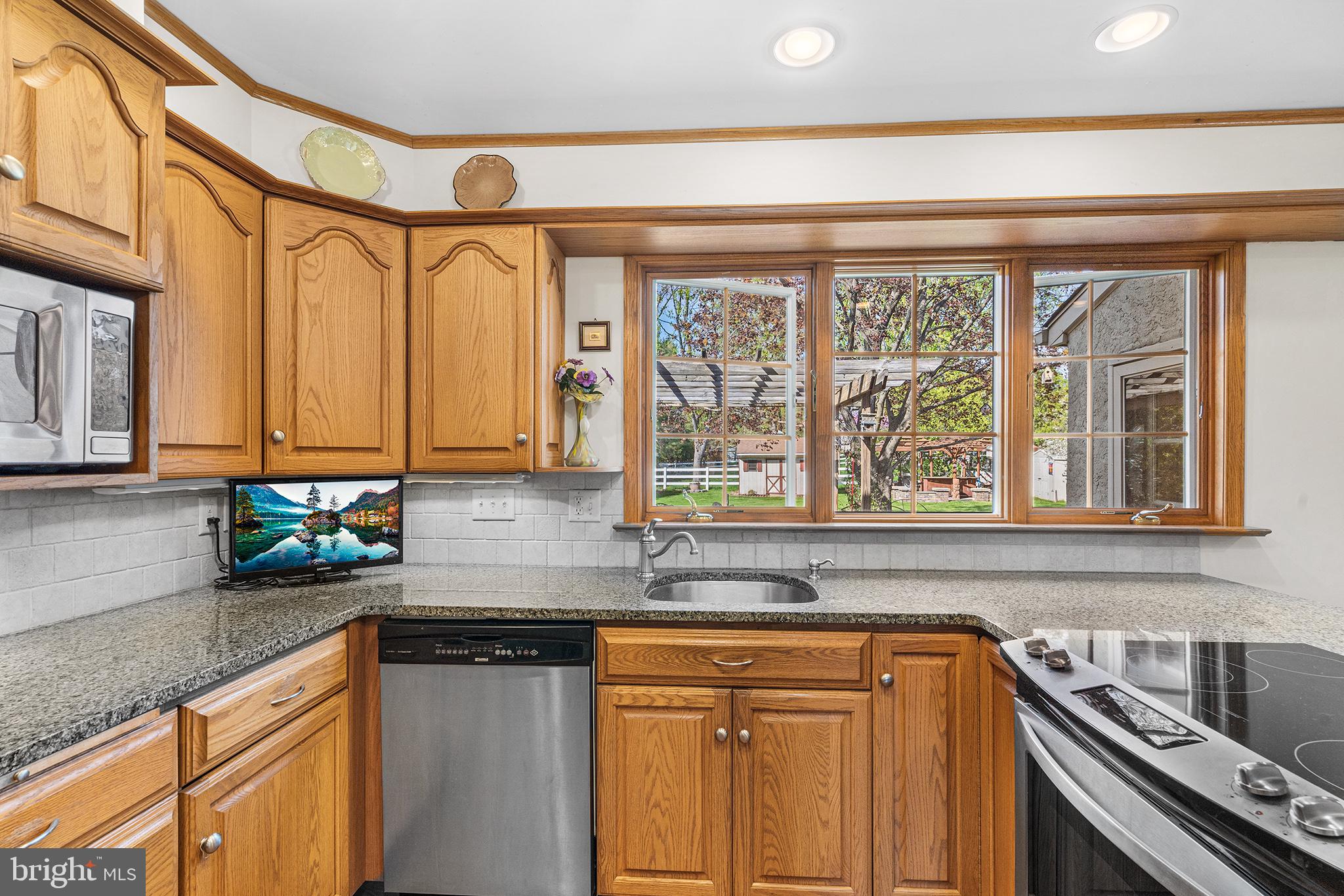 1290 STONYBROOK LANE