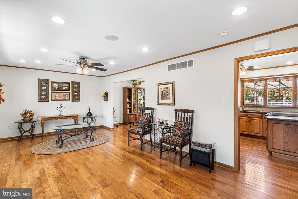 1290 STONYBROOK LANE