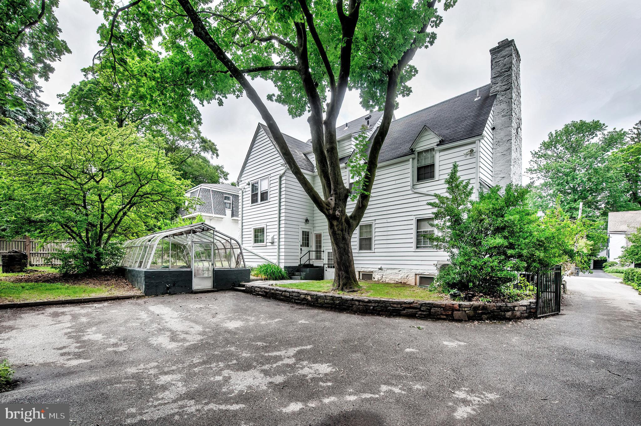 195 MIDFIELD ROAD