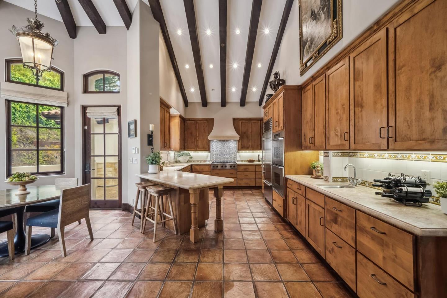 1425 Oleada Road